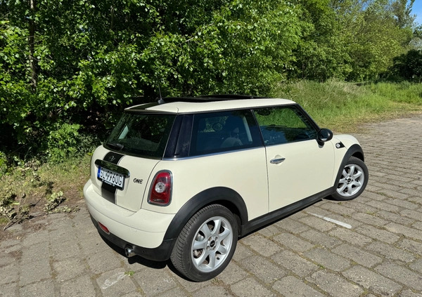 MINI ONE cena 25700 przebieg: 193000, rok produkcji 2009 z Bogatynia małe 254